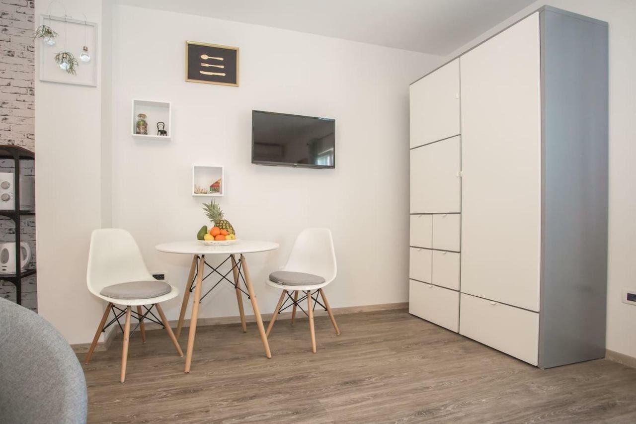 Caprice Studio Apartment Poreč Exterior foto